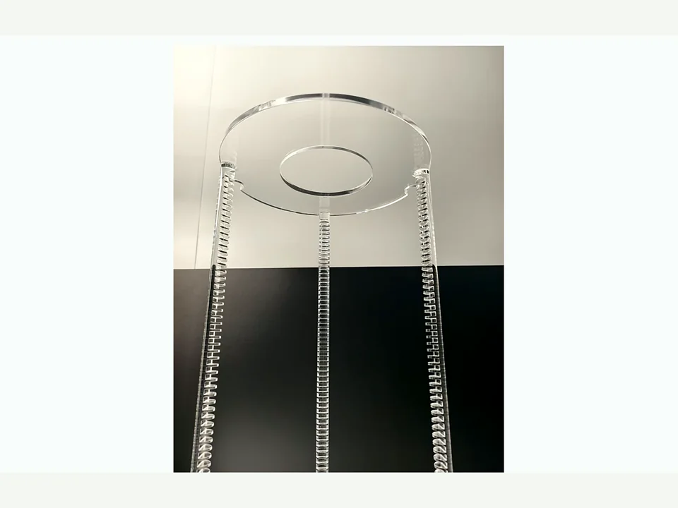 Representative WONIK vertical quartz carrier structure — front view